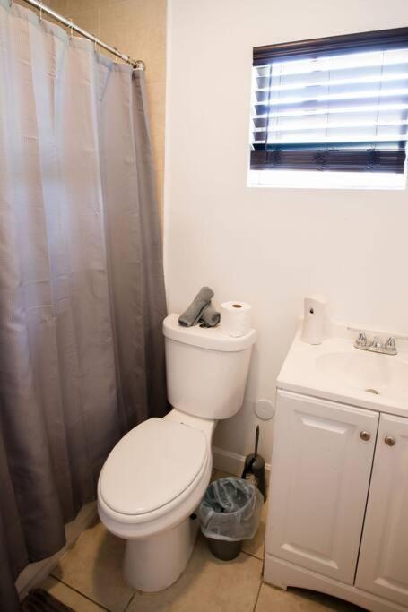 3 Bedroom Miami Home 15 Minutes To The Beach Екстериор снимка